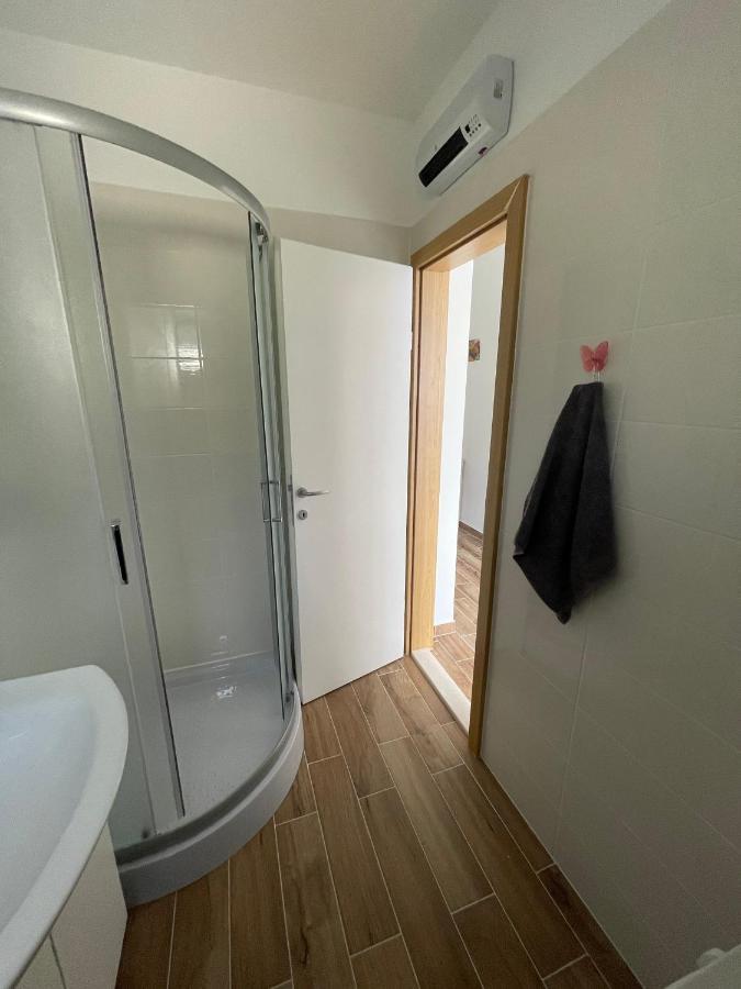 Apartman Solin 2, Parking Exterior foto