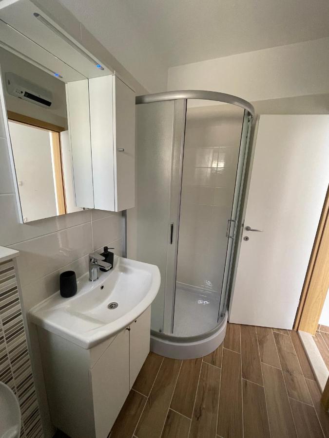 Apartman Solin 2, Parking Exterior foto